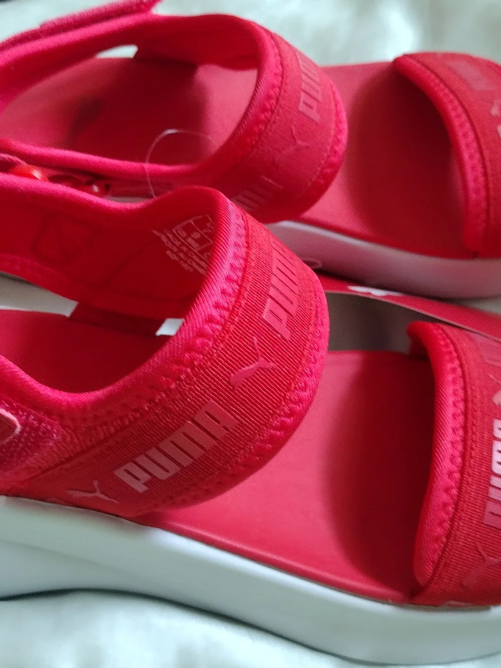 Puma Poppy Red Sz 9 New Adjustable Strap Sandals Sporty Design